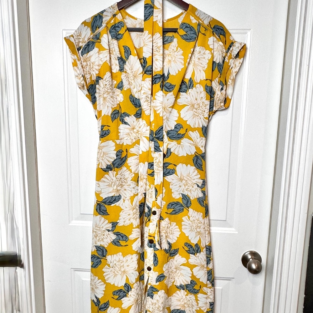 Monteau Los Angeles Yellow Floral Midi Dress Short Sleeve EUC Size Large